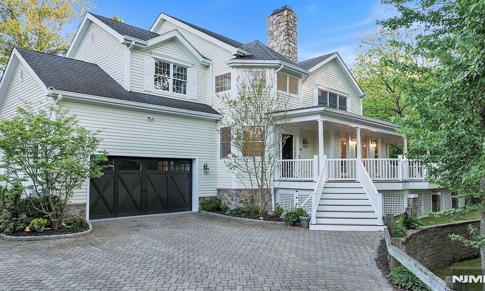 1st image of 8 Lauren Pond Ct