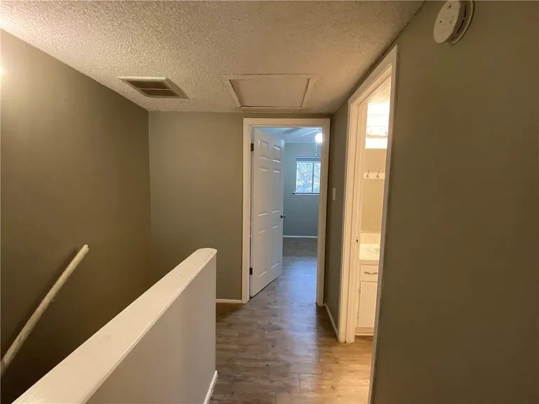 2413 Leon St #101 — Photo 21