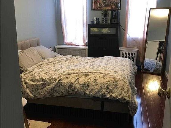 4th image of 8352 Talbot St APT 4H