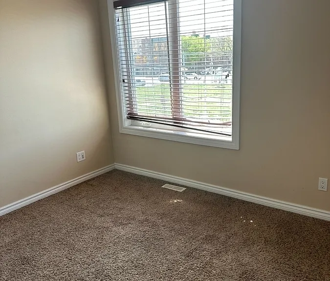 2160 McIntyre St #2 — Photo 8