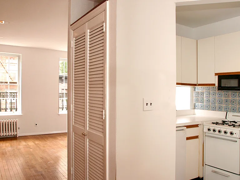 311 E 81st St #4FE — Photo 1