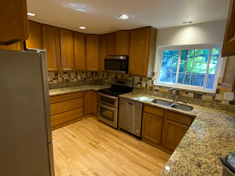 1535 Bradley Dr — Photo 38