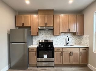 916 Grove St #2L, Irvington, NJ 07111