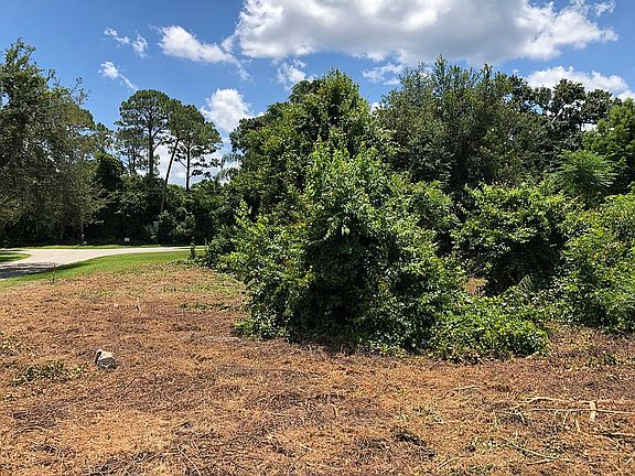 4th image of 257 Lake Ln