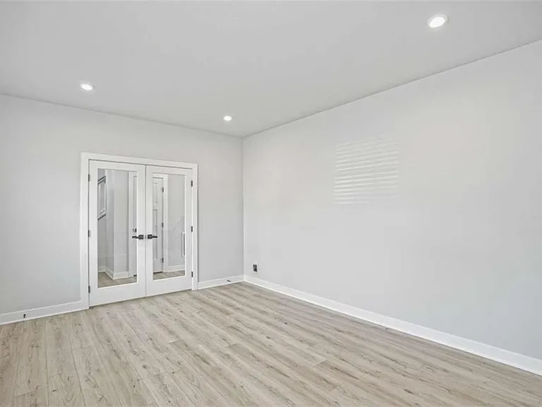 305 Meuse Ln — Photo 14