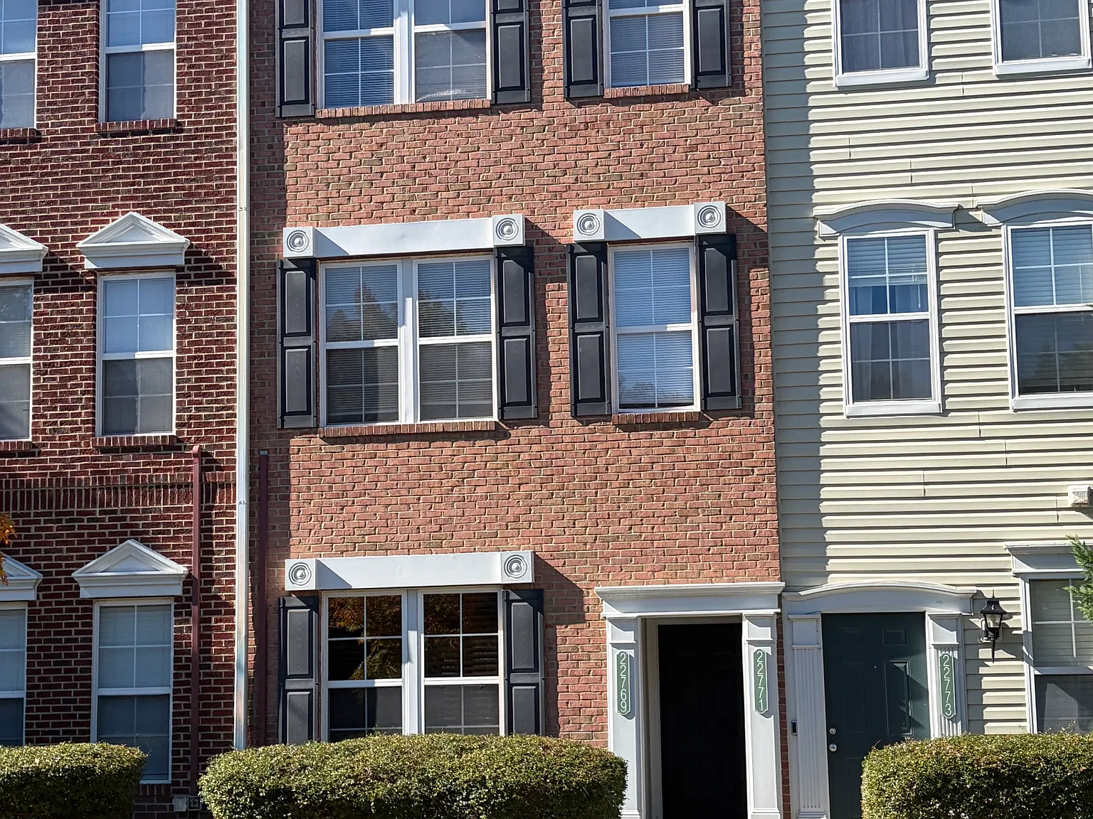 2 bed, 2.5 bath, 1320 sqft, $2,650 — Photo 1