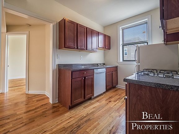 3rd image of 825 W Waveland Ave #N1