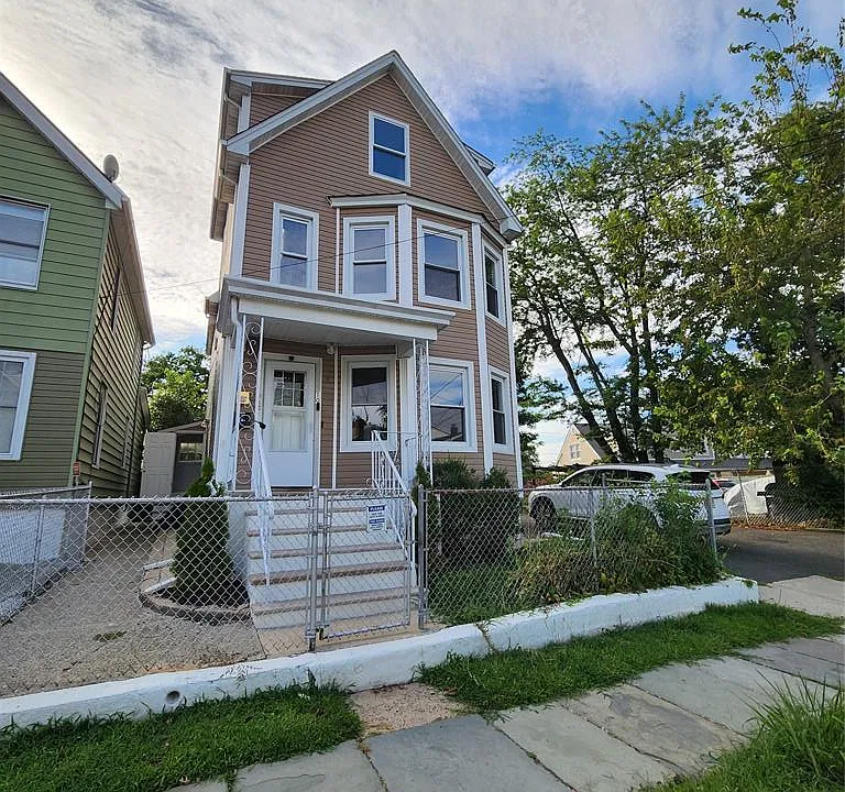 10 Westcott St