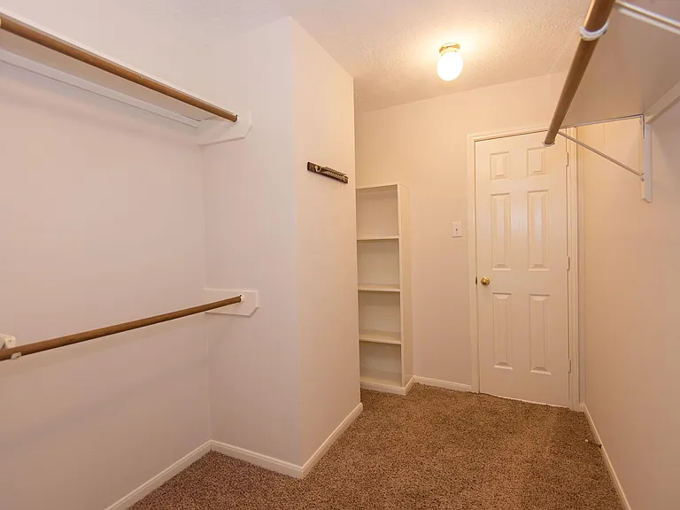 2207 Ames St — Photo 17