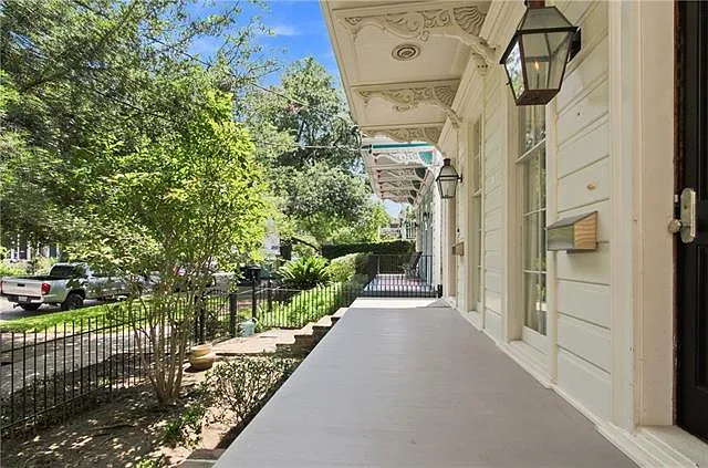 2 bed, 2.5 bath, 2100 sqft, $4,500 — Photo 2