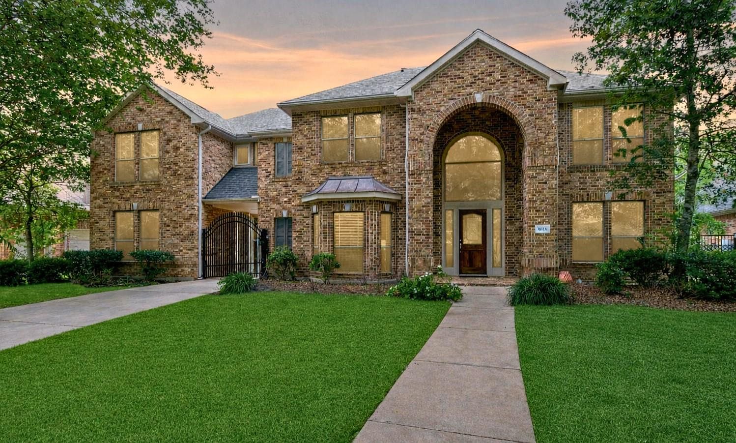 8915 Stones Throw Ln