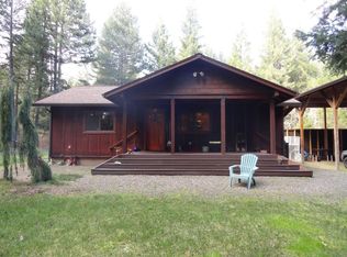 410 Pine Cone Dr, Cave Junction, OR 97523