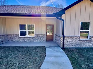 955 Whispering Pine Ln, Lufkin, TX 75901