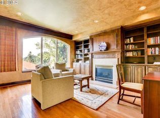 3447 SW Doschview Ct, Portland, OR 97239