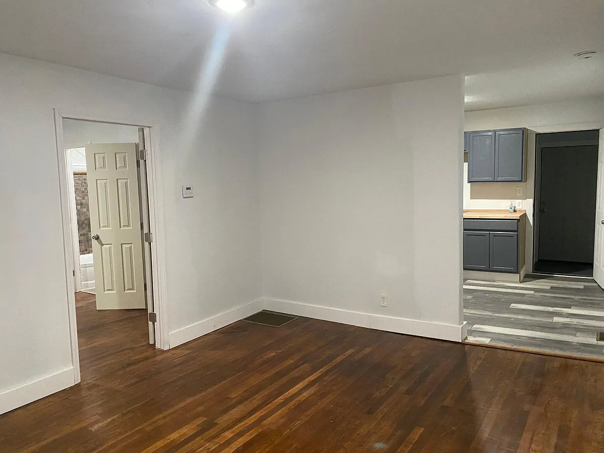Building Photo - 4 Averill St