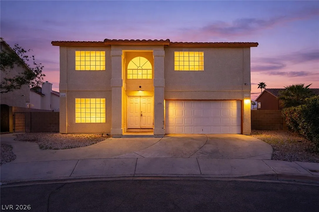 5 bed, 2.5 bath, 1981 sqft, $2,380 — Photo 1