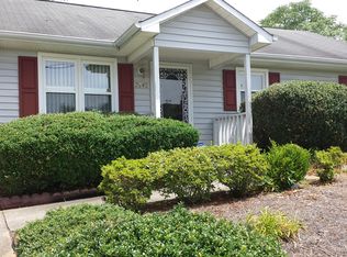 2940 Broadbay Dr, Winston Salem, NC 27107