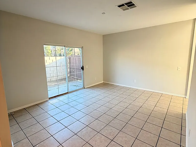 5762 Rostrata Ave — Photo 13