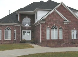 3111 Erma Dr, Shelby Twp, MI 48317