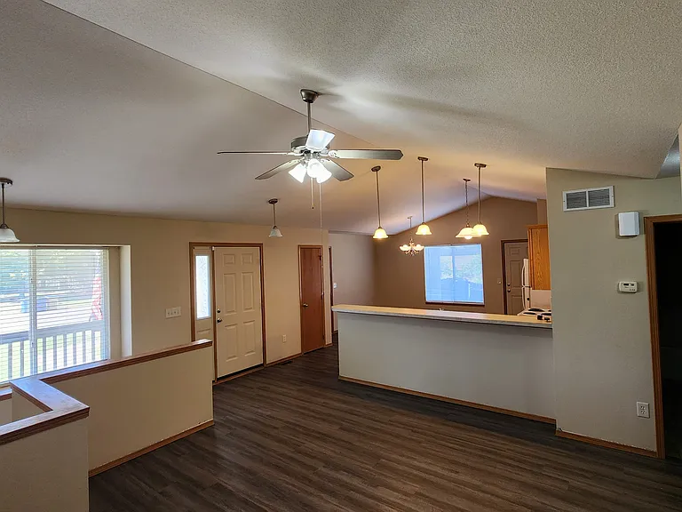 2600 E Old Spring Rd — Photo 3