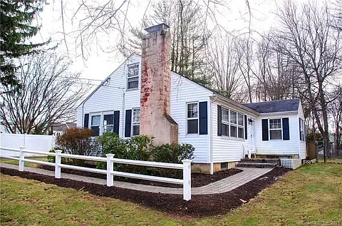 2 bed, 984 sqft, $2,700 — Photo 2