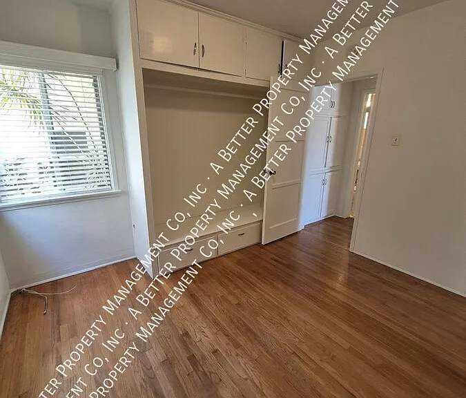 48 Roycroft Ave — Photo 10