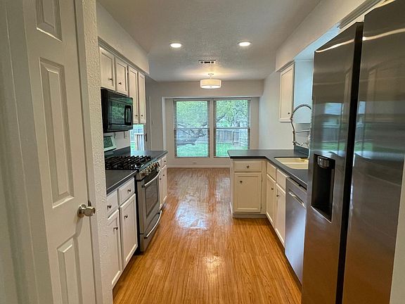 Kitchen (view from the formal area)