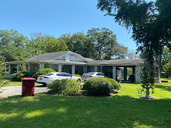2nd image of 608 N Palm Dr