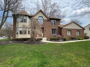 179 Quail Hollow Ln, East Amherst, NY 14051