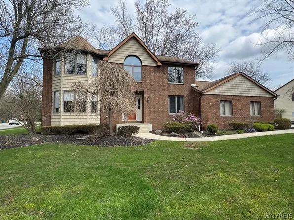 179 Quail Hollow Ln, East Amherst, NY 14051