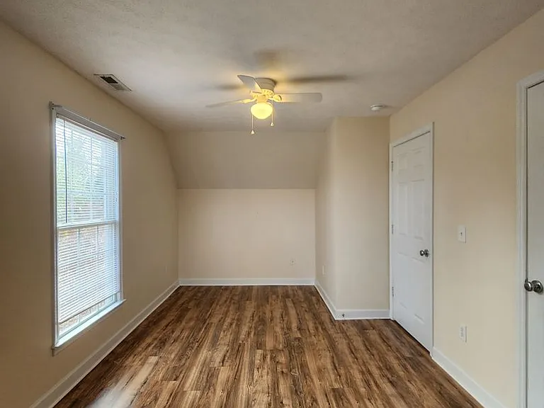52 Iris St — Photo 21