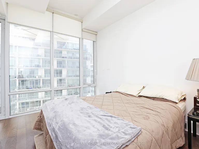29 Queens Quay E #811 — Photo 11