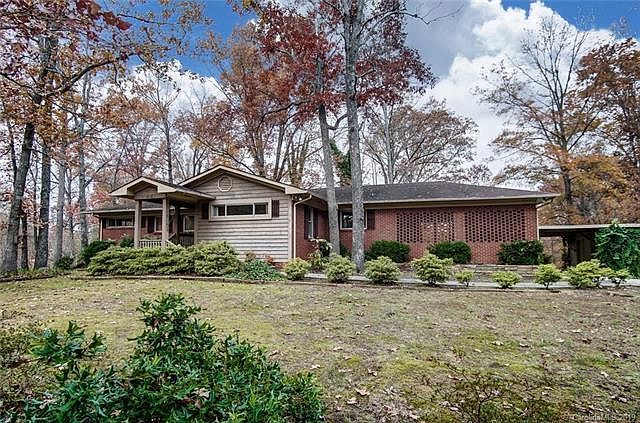 1st image of 206 Brooklain Dr