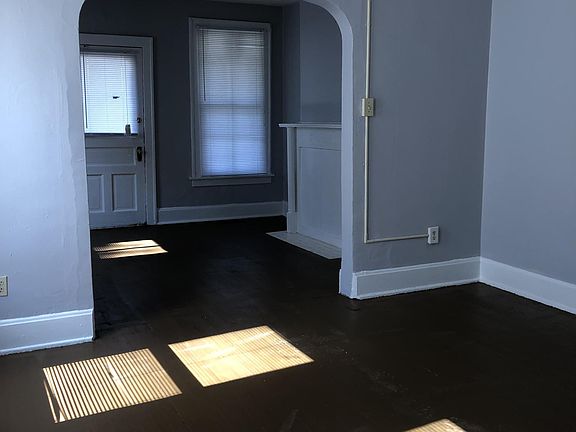 4th image of 1559 Thomas Ave