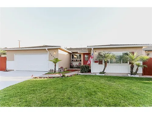 1472 W Ash Ave Photo 1