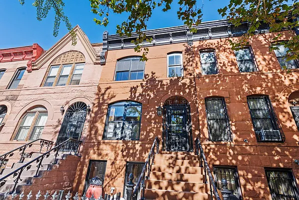 Sold by Nest Seekers International | media 11