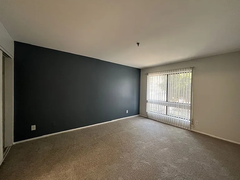 700 S. Berendo Ave — Photo 47