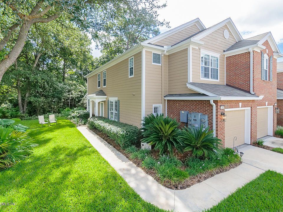 1st image of 13495 Stone Pond Dr