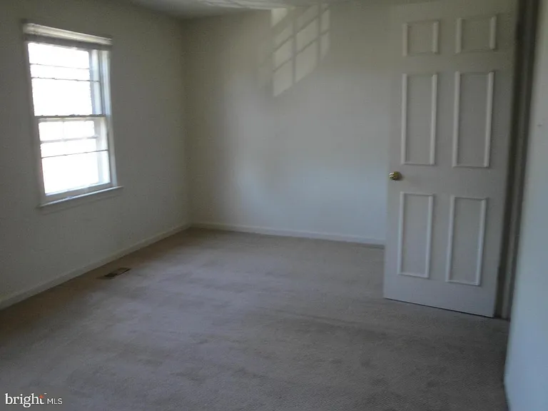 8029 Edinburgh Dr — Photo 14