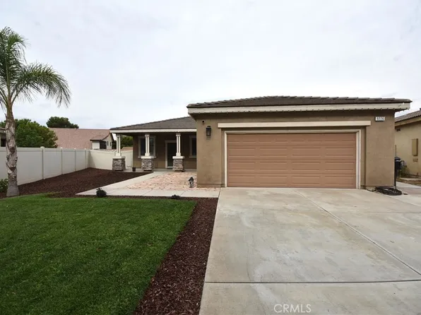 9226 Cattail Ln, Fontana, CA 92335
