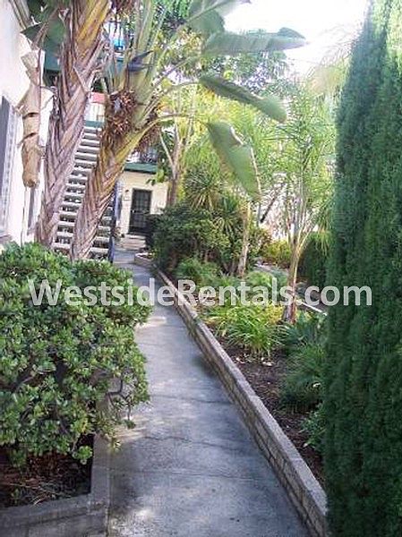 1st image of 3932 8th Ave