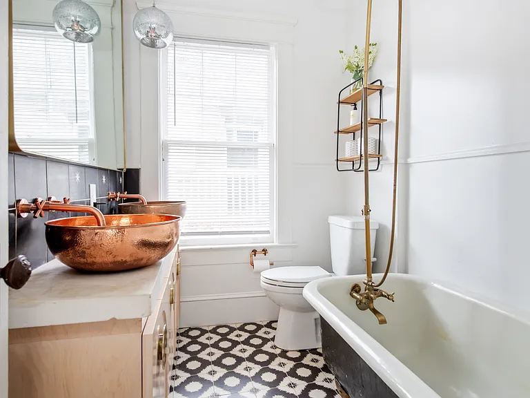 450 N Highland Ave NE #2 — Photo 34