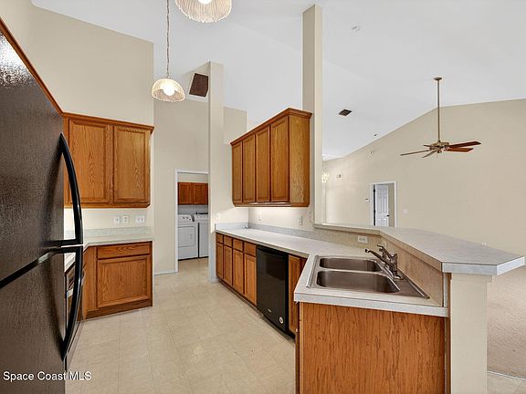 4th image of 1629 Sweetwater Bnd