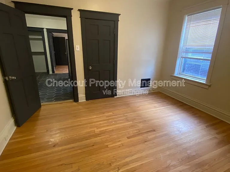 2035 Maury Ave — Photo 10