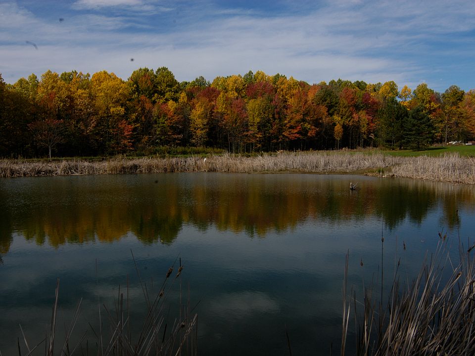 2nd image of 3 Cypress Pond Ln