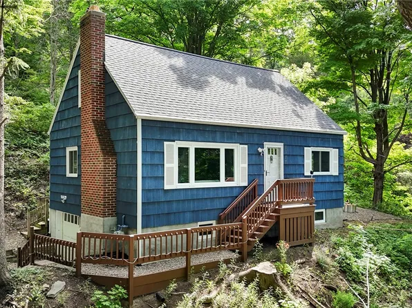 1177 E Shore Dr, Ithaca, NY 14850