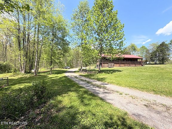 3rd image of 1617 Bull Run Rd