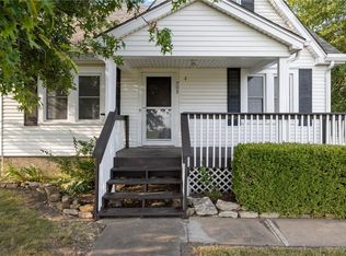 203 W 4th St, Tonganoxie, KS 66086