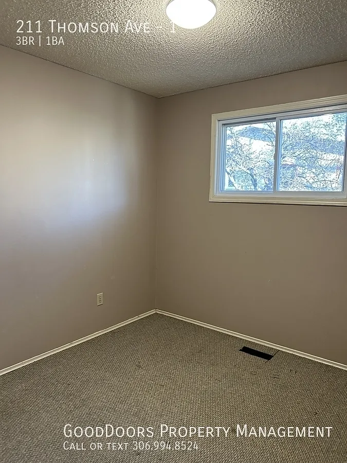 Building Photo - 211 Thomson Ave #1