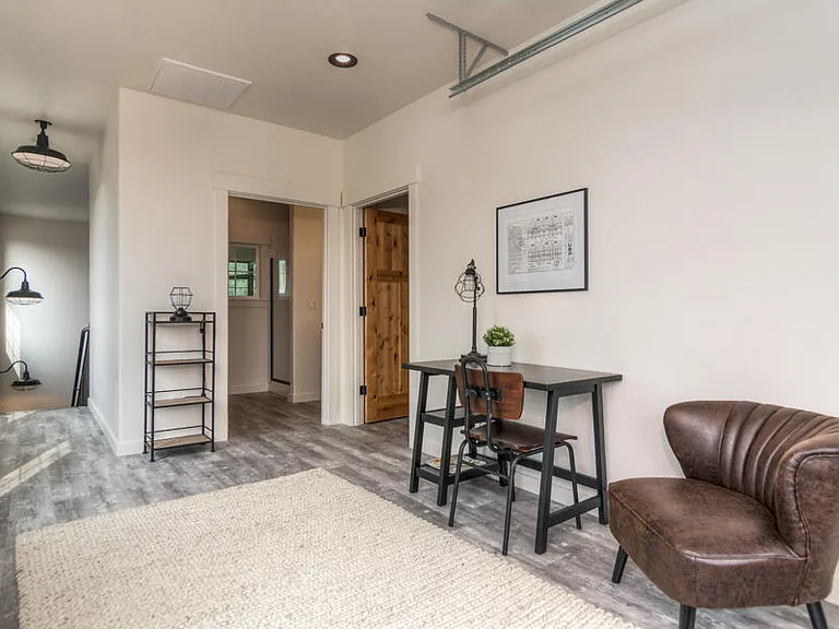 704 SW 15th St #4 — Photo 14